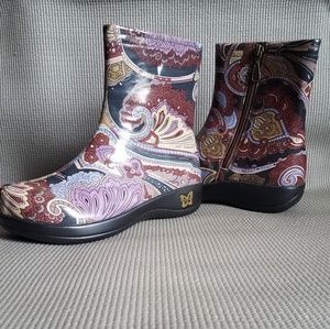 🦋Alegria Rainboots🦋 (price negotiable)